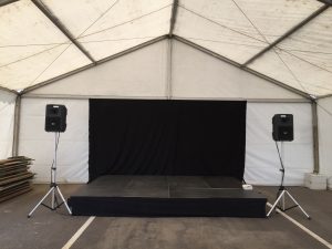 installation de podim pour cérémonie dans la Drôme par Disco Prod
