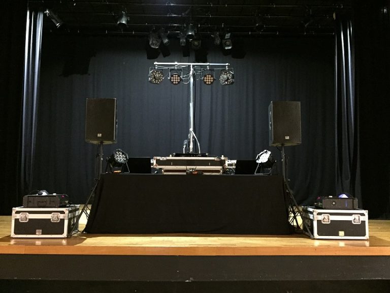 Spectacles et évènements scèniques Kit technique DJ pour une soirée associative en Ardèche (07) par Disco Prod